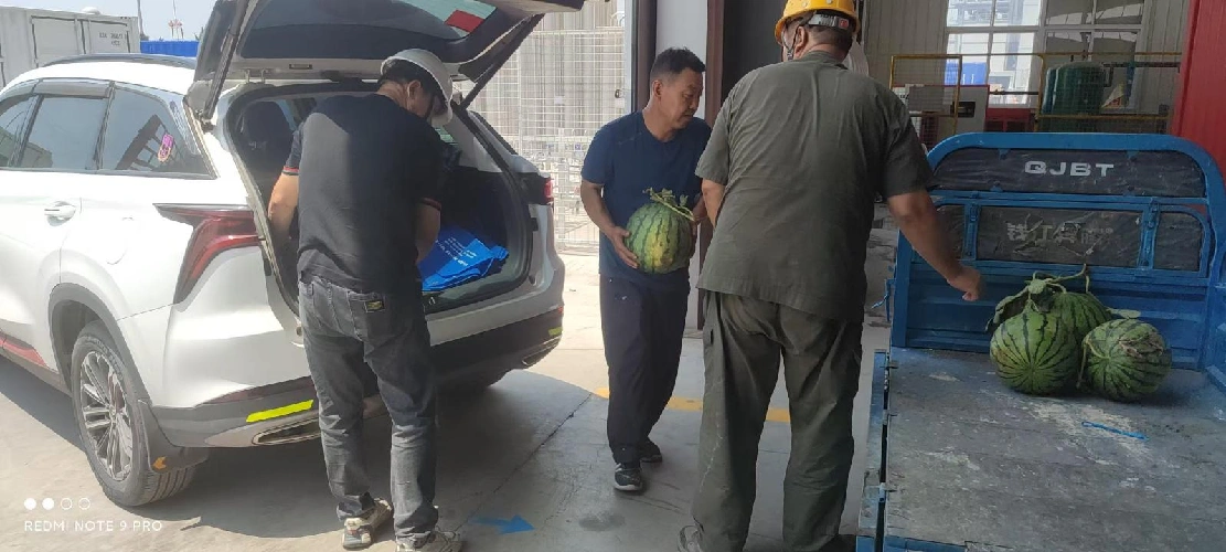 Trimiterea de răcire în vara înfiorătoare, unirea eforturilor de combatere a căldurii extreme