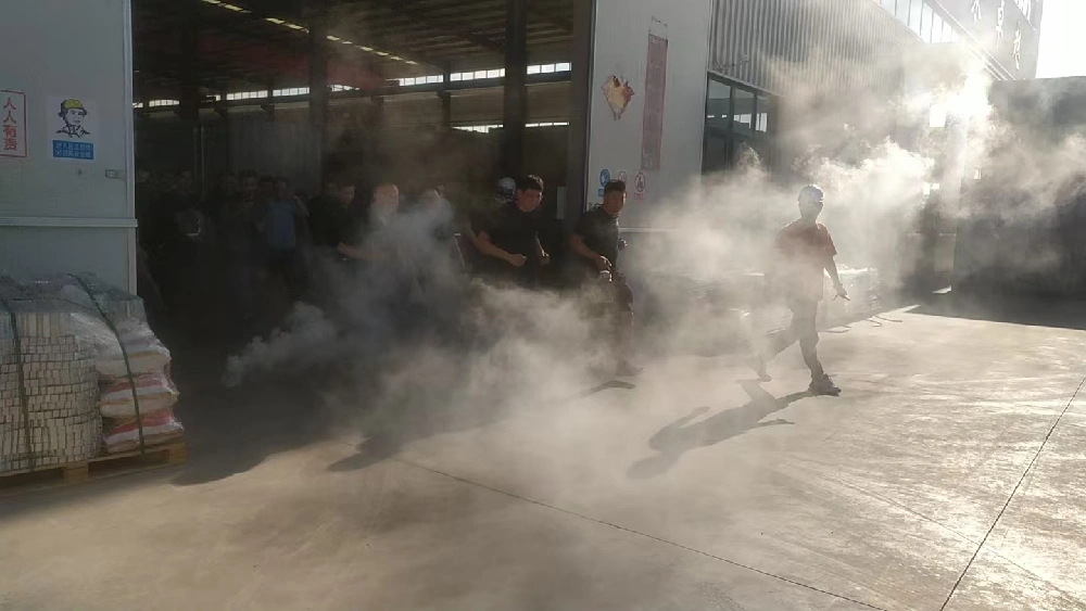 Efectuați antrenamente de siguranță și exerciții de evacuare pentru a fortifica linia de apărare a siguranței producției