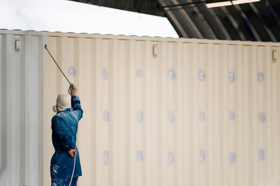 Cum să pictezi un container de transport și depozitare?